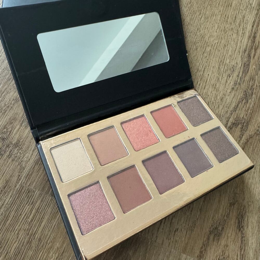 Crown Pro Eyeshadow Pallet, 10 Shimmer/Matte Shades